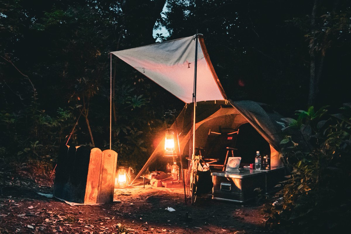 Amahim's tweet photo. いい雰囲気😊
オイルランタンの明かりが優しいね☺️

#ソロキャンプ⛺️ 2024
#TORAMI
#東浪見
#楽天モバイル入ります https://t.co/i7c3d2Wqtp