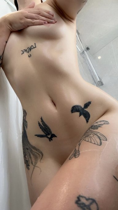 we have 10 minutes alone together&hellip; what are we doing? https://t.co/ew0zcFgSOI