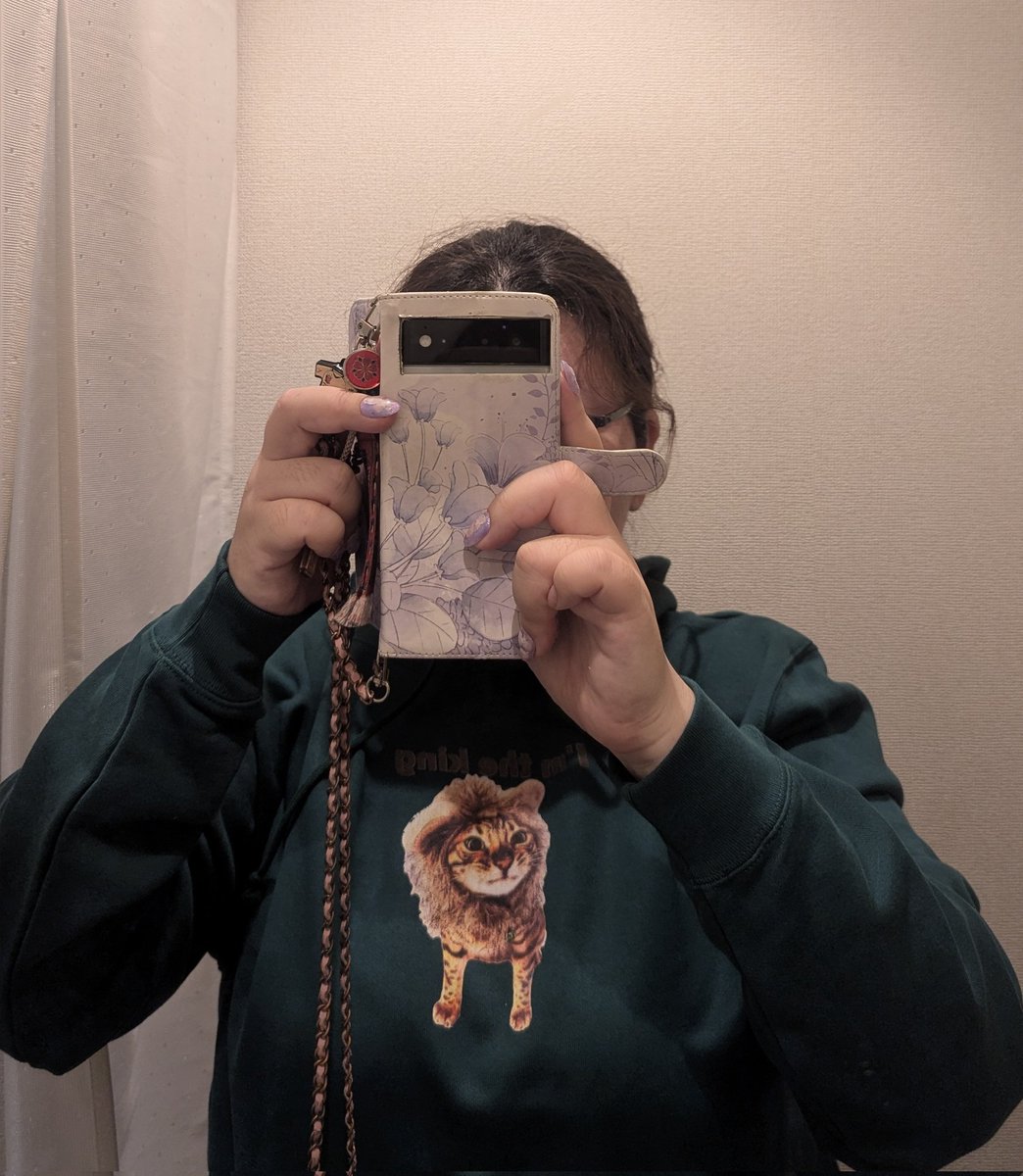yasu_emi's tweet photo. @sing_tama ノアライオンパーカー届きました！
ナナロハTシャツも再撮影しました！
かわいー💚💜
#にゃんたまhouse https://t.co/JjYltz58yP
