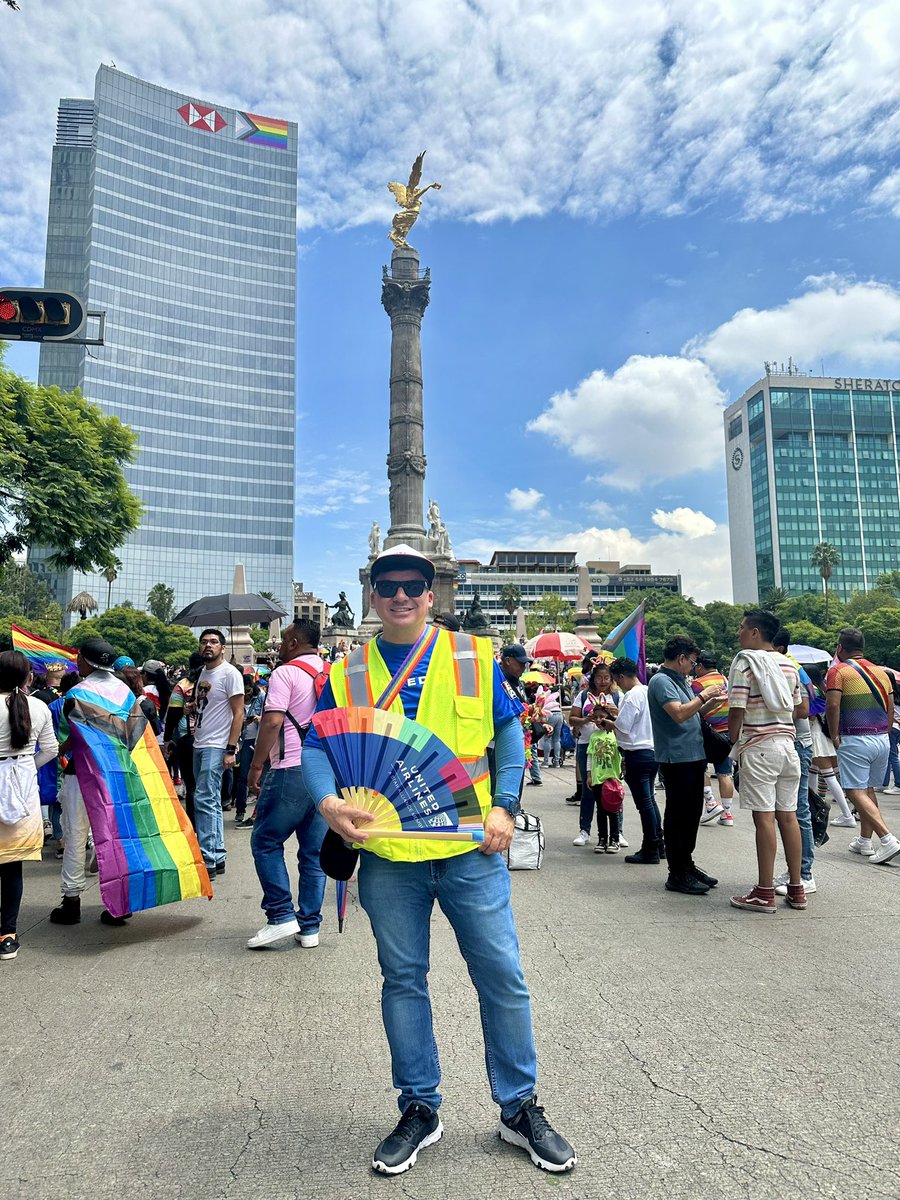 AldoGarciaMu's tweet image. 🌈Happy Pride 🌈
Diversity, Equity &amp;amp; Inclusion @ualEQUAL @united 
👑Equal Rights👑
#UnitedPride
#BeingUnited
#FlywithPride 
#TeamSLP
