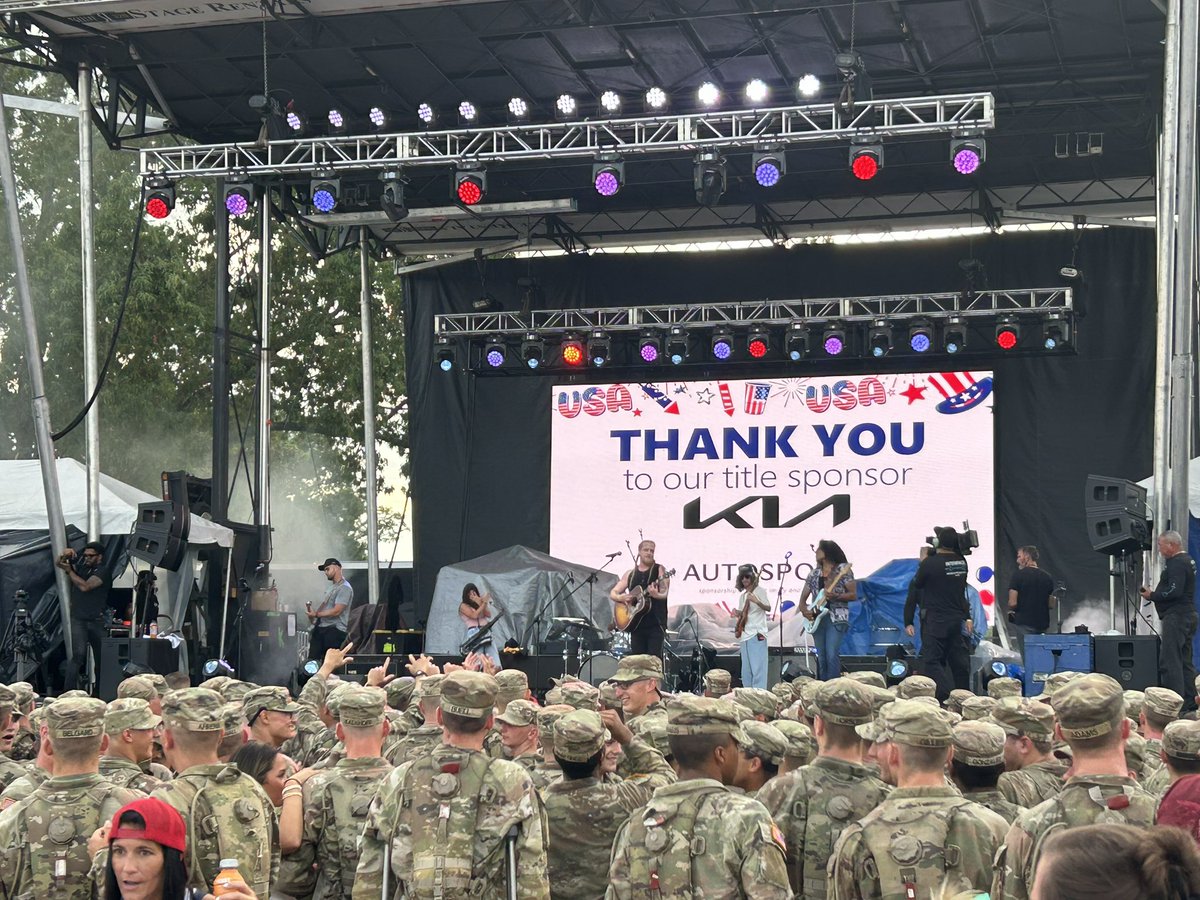 curtisbuzzard's tweet image. Another amazing Independence Day Celebration on Fort Moore - thanks to our garrison team, MWR, all of the sponsors, volunteers, and the music - our Army Band, Huntley, and Brett Young! Once the storms passed it was a beautiful evening! @MCoEFortMoore