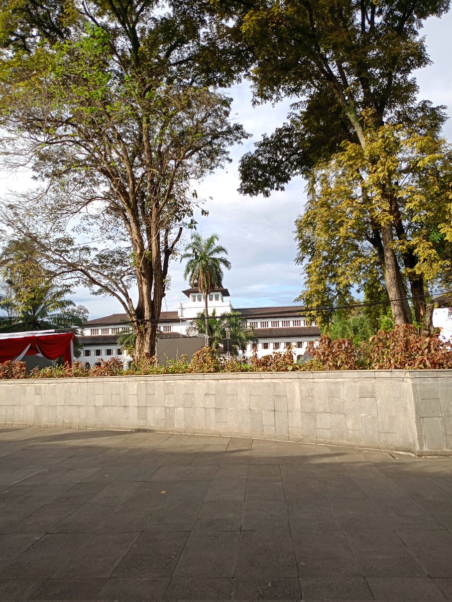 RArrumie's tweet photo. Bandung https://t.co/SCXtGQ7NbC