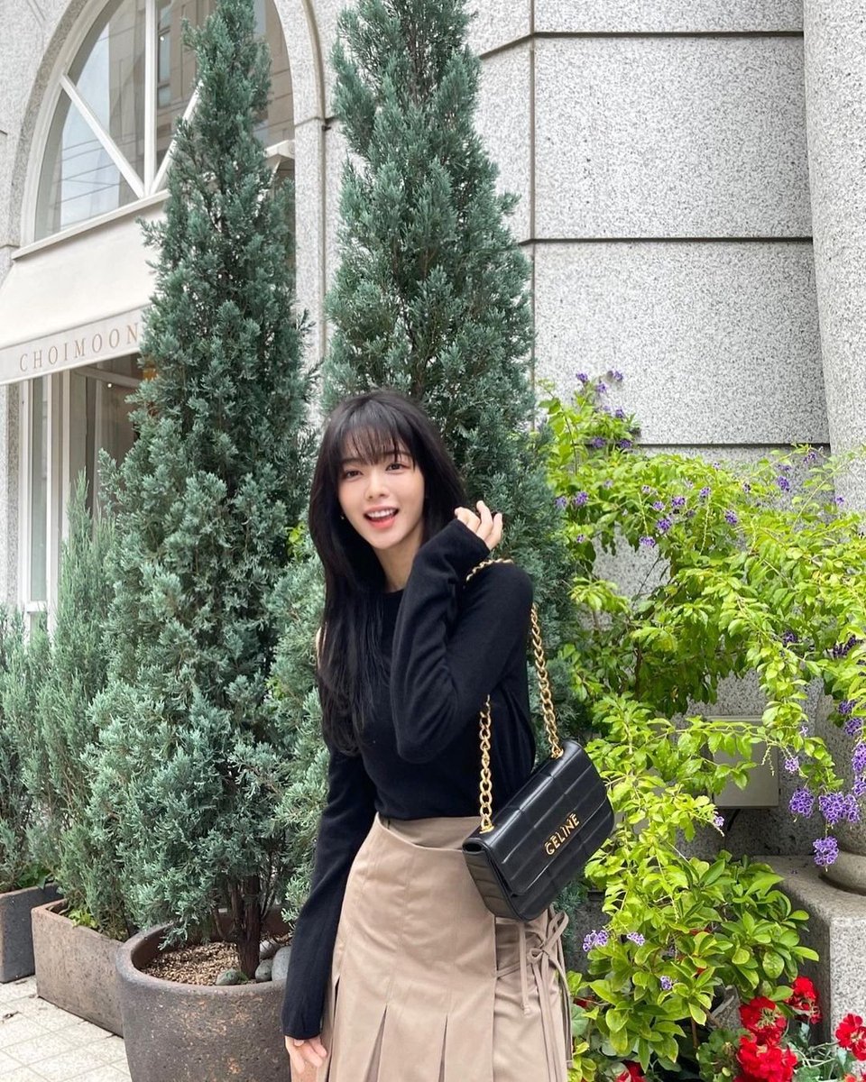 yang mau fotbar sama hanin, edit pake foto ini yah terimakasih renaies cintaku 🥺🌷