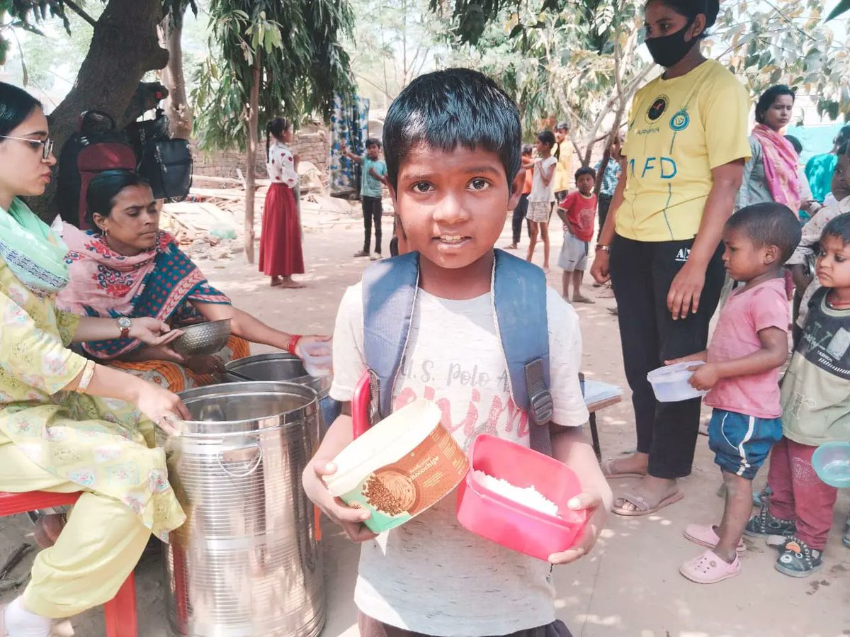 BrightorangeF's tweet photo. Healthy mid-day meals provide essential nutrients for growth, enhance concentration, sustain energy levels, promote lifelong health habits, and foster community support. we're nurturing a brighter future for our children
We are grateful to @FeedingIndia for their support. https://t.co/GFuJjZ9BGH