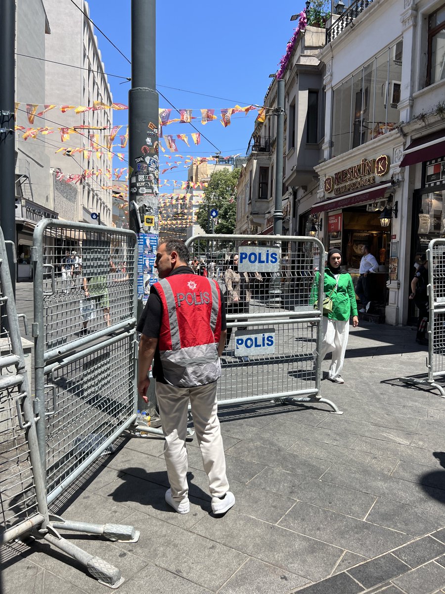 juliahahntv's tweet photo. It’s #pride day and Istanbul’s city center resembles a high security zone. Turkish authorities have banned pride marches here since 2015, citing “security reasons” — and President Erdogan and his Islamic-conservative AKP have toughened their rhetoric against the LGBTQ+ community. https://t.co/PcyTLlk0yb