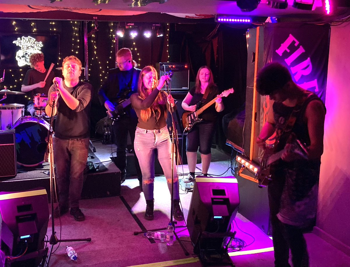 CabalCritter's tweet photo. Sonic love was flowing at The Pit in Newport last night with Vetna and The Dead Flowers!!! Thanks everyone!!! #welshmusicscene #newportmusic #bristolbands #bristolmusicscene #cardiffmusicscene https://t.co/qQR6kDSk5k