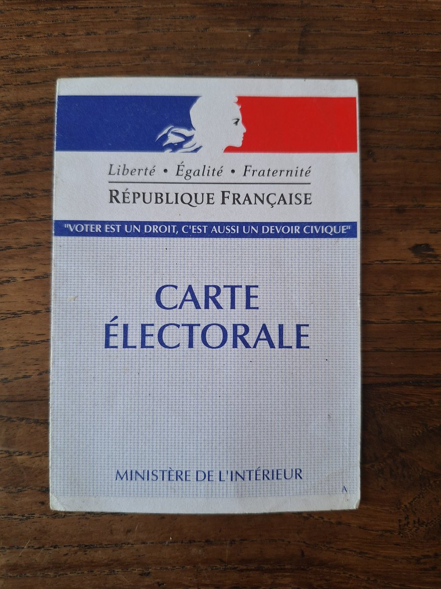 L'adulte ne croit pas au père Noël. Il vote.
P. Desproges