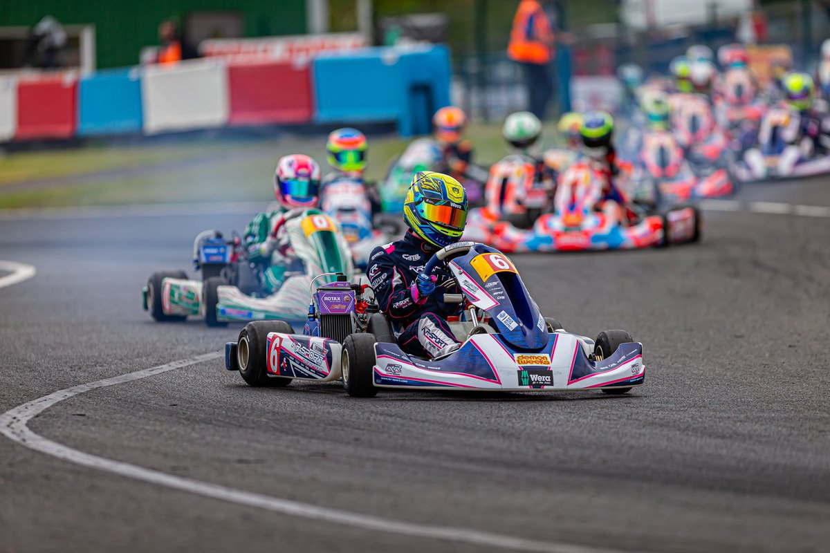 We are LIVE from Warden Law for Event 5 of the Wera Tools British Kart Championships‼️

🔗 youtube.com/watch?v=Cmzu4W…