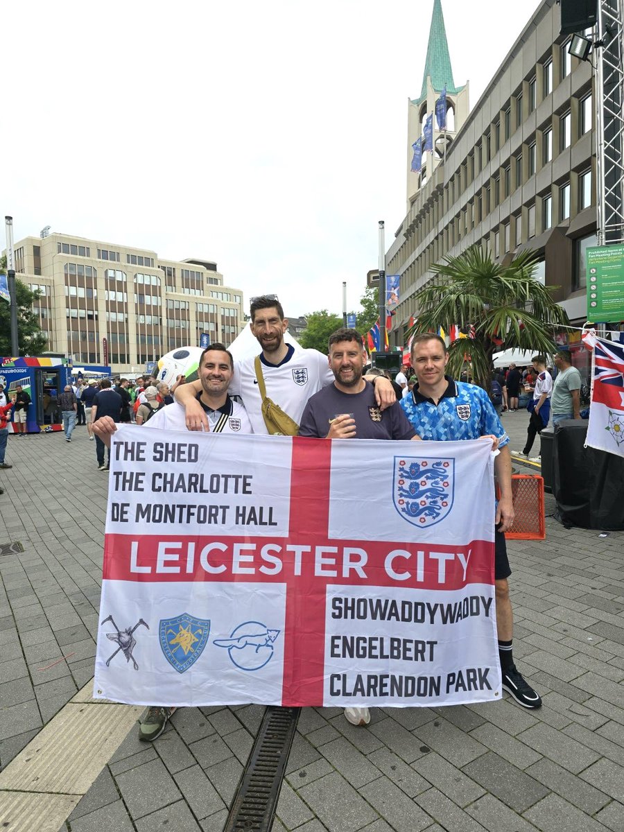 Mark Wood tweet media