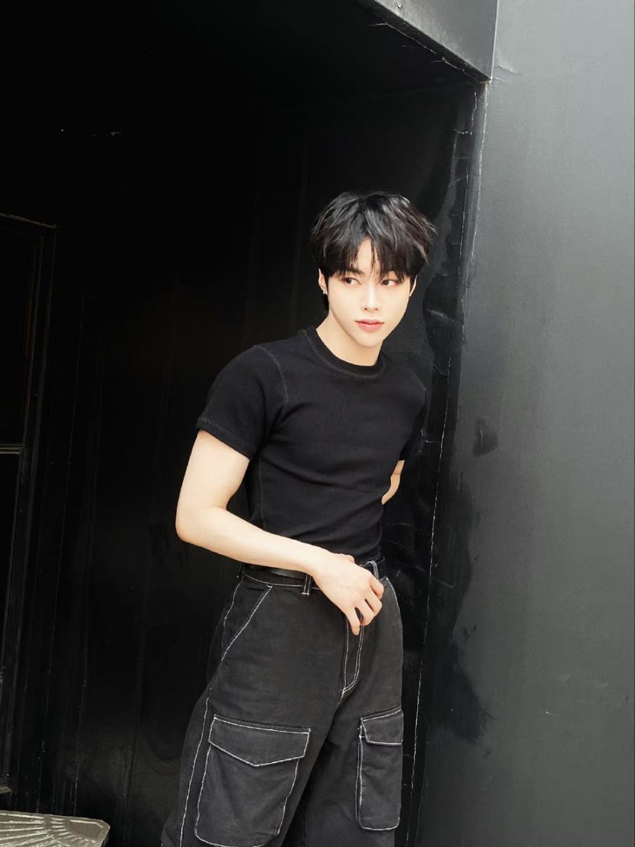 TPESTiE's tweet photo. [SNS] 240628 TEMPEST WEIBO UPDATE

Hi vọng chúng ta sẽ trải qua một buổi tối thứ 6 mát mẻ và có một cuối tuần thật là vui vẻ nhé❤️
____________________
#PESTiE
#TEMPEST #템페스트
#HANBIN #한빈 #韩彬 https://t.co/KX6fWvS9Xw