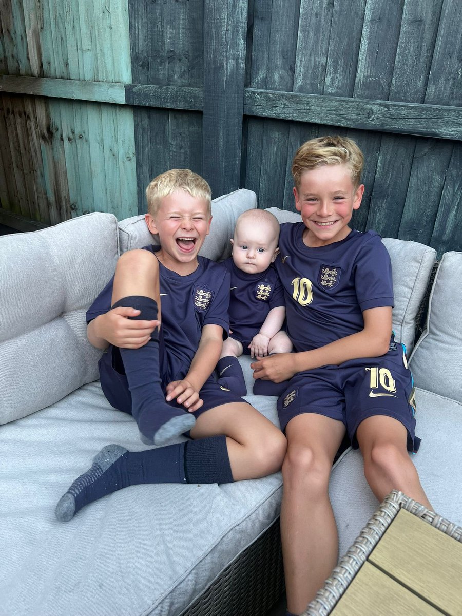 Dannywoods1999's tweet photo. #SSNthreelions

Brody 
Archie
Lincoln https://t.co/BREGQ81Xvq