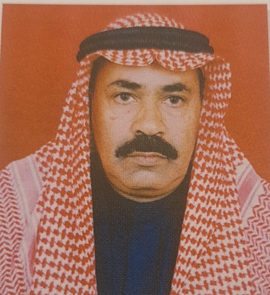 ٧٦- عبد الرحمن بن علي بن محمد الوشيح

من مواليد دومة الجندل ( ١٣٦٥ هـ )
تلقى تعليمه الابتدائي بمدرسة القدس (الغربية سابقاً) وتخرج عام ١٣٨٢ هـ، وحصل عام ١٣٨٧ هـ على كفاءة معهد المعلمين الابتدائي بسكاكا، ثم تخرج بمركز الدراسات التكميلية بالرياض عام ١٣٩٥هـ، ومن ثم في الكلية المتوسطة