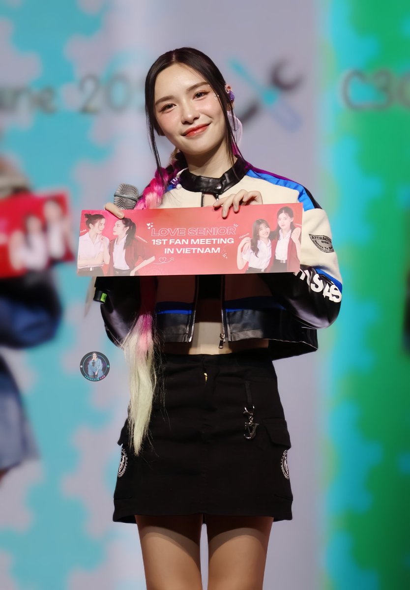 Lookkaeww_Fan's tweet photo. LoveSenior 1st Fan Meeting Vietnam🇻🇳💜

FULFILLED MY HEART
#LoveSenior1stFMinVietnam 
#lookkaewkamollak https://t.co/W1lqBkVPHM