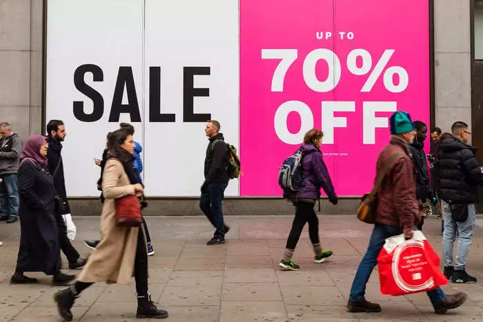 BiIndia's tweet photo. People aren't spending like they used to and it's forcing companies like Nike and Walgreens to make drastic changes
#Nike #Walgreen
https://t.co/k0layQwUnj https://t.co/5n7bYv69Sg