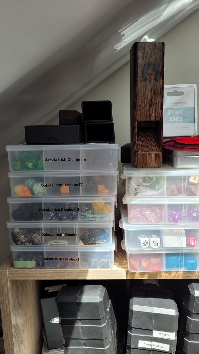 Finally got my dice collection back.
I acquiered some new dice (mystery bags from @dakotairishie ) , but my boxes where all full. Luckely I still have a few tackle boxes (about 12) so quickly made a new Dakota Irish Dicebox (with a Whiskey sticker to keep them blessed).
