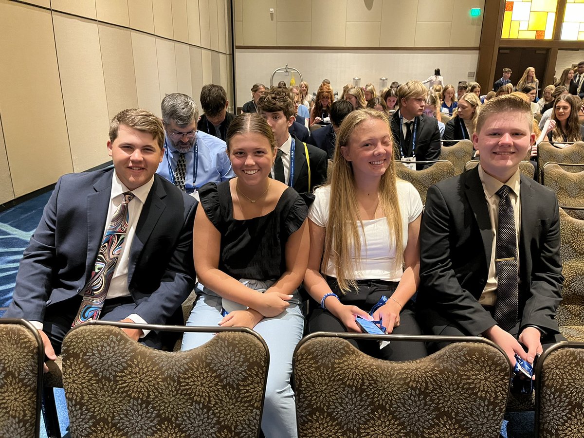 lakeview_fbla's tweet photo. Good luck to these four competitors today! We are so proud of your success and can’t wait to watch you shine again! 
Kurt S. - Job Interview 
Brooklynn J. - CSP
Lexi B. - Electronic Career Portfolio &amp; CSP
Hunter L. - Word Processing &amp; CSP

*CSP - Community Service Project https://t.co/lAWV95jVWw