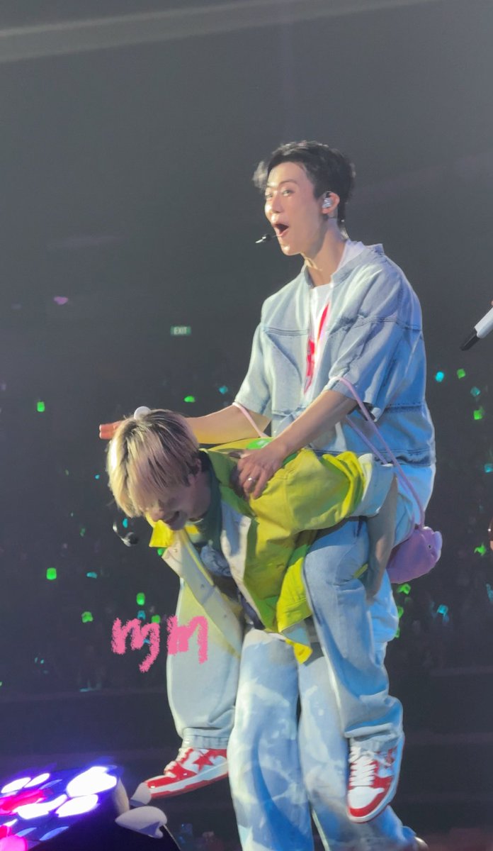 macncheeeese_'s tweet photo. 240630 드림쇼 3 싱가포르
CANDY JAEMIN JENO SIBALLLLLLLL 😭😭😭😭😭😭😭😭😭😭😭😭😭😭😭🤍🐰🐶
#재민 #JAEMIN #제노 #JENO https://t.co/3ia9KPhy2P