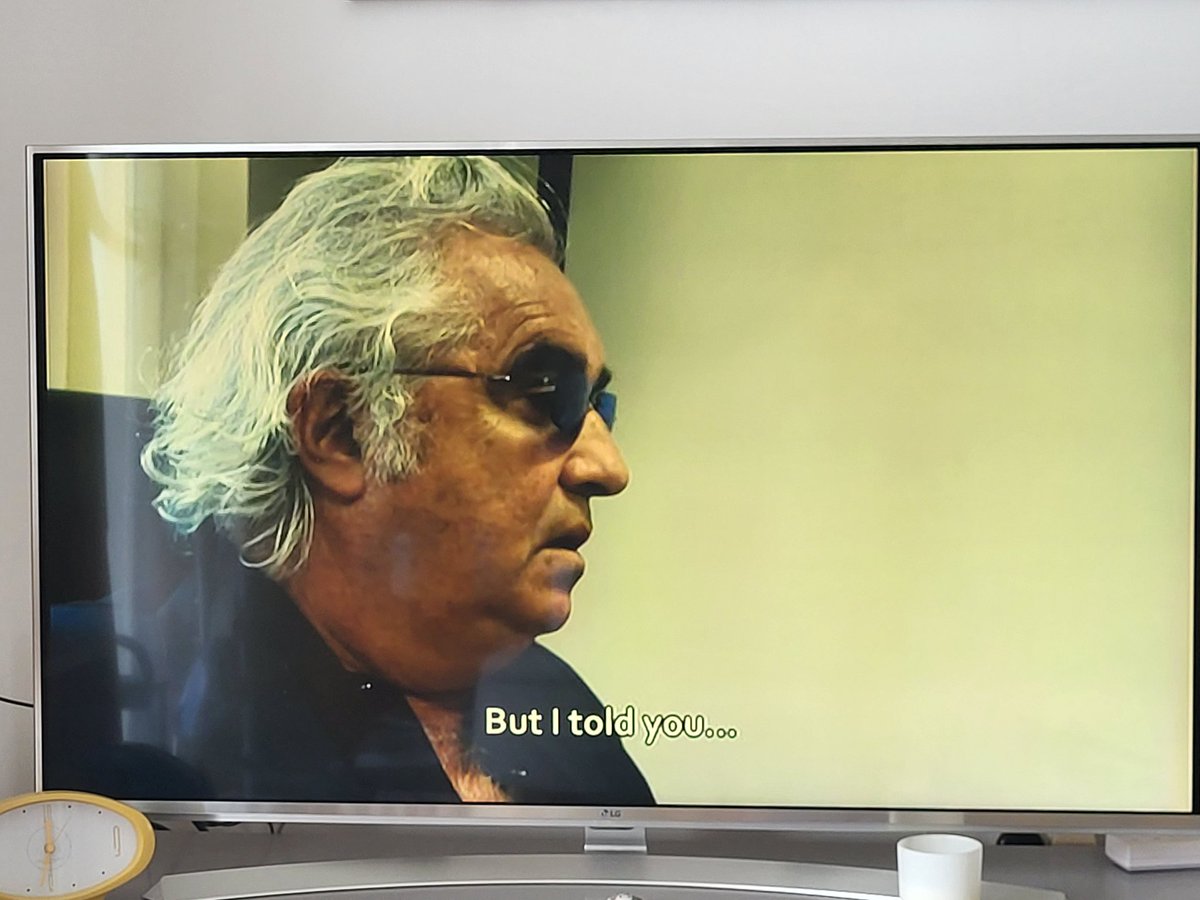 LornaSuperhoops's tweet image. Sky showing The Four Year Plan #Fourfourtwo