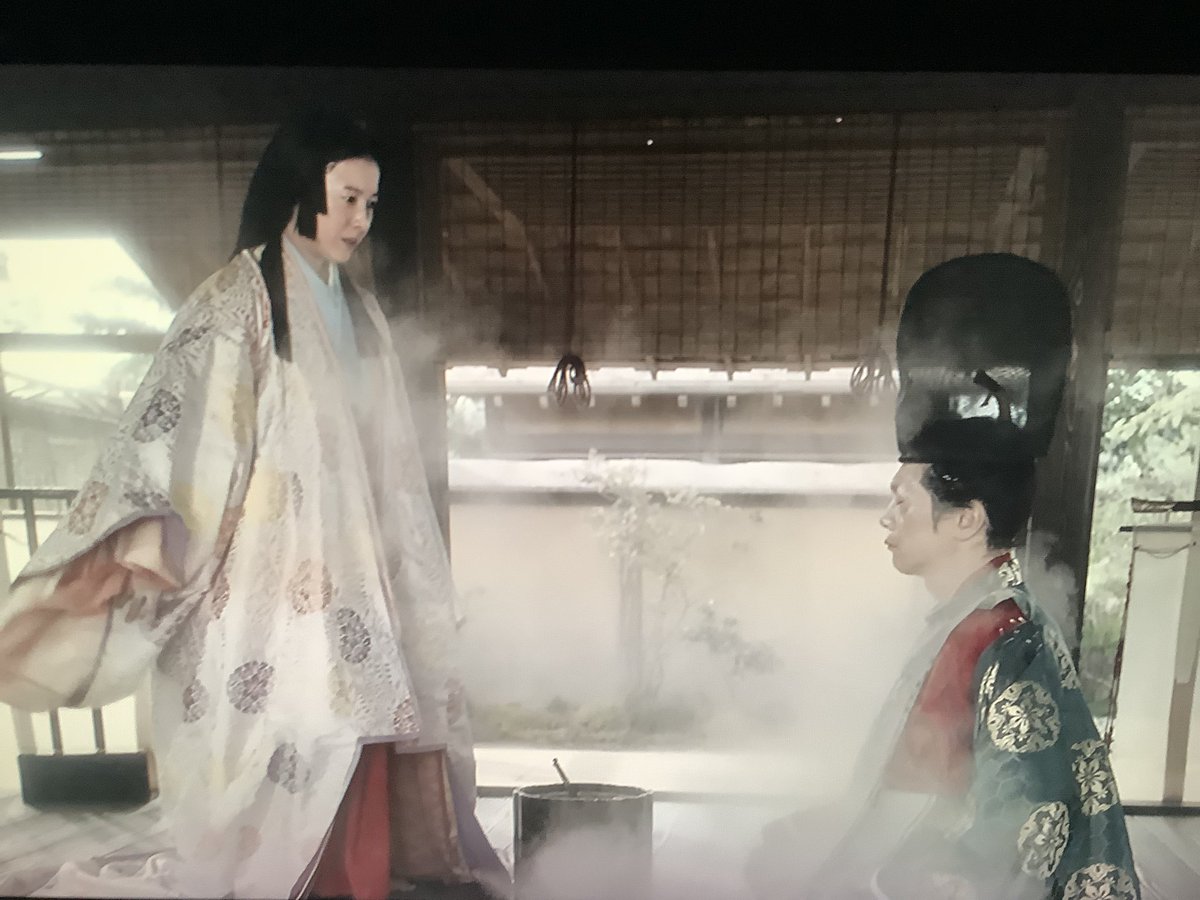 灰をぶっかけた! 「源氏物語」の髭黒の大将が灰をぶっかけ 灰をぶっかけた! 「源氏物語」の髭黒の大将が灰をぶっかけ