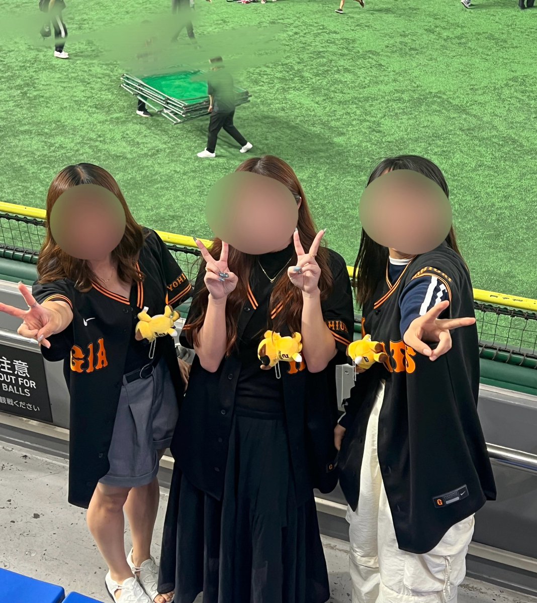 2r6_mr09's tweet photo. 楽しみでしょうがなかった3連番🦊🦊🦊⸜❤︎⸝‍
尚輝たまらんプレーたくさんみれて
最後ヒヤヒヤしたけど勝って楽しかった🐰♡
また連番しましょ!!尚輝会も🙌🌟⋆꙳ https://t.co/PtQd92BdVA