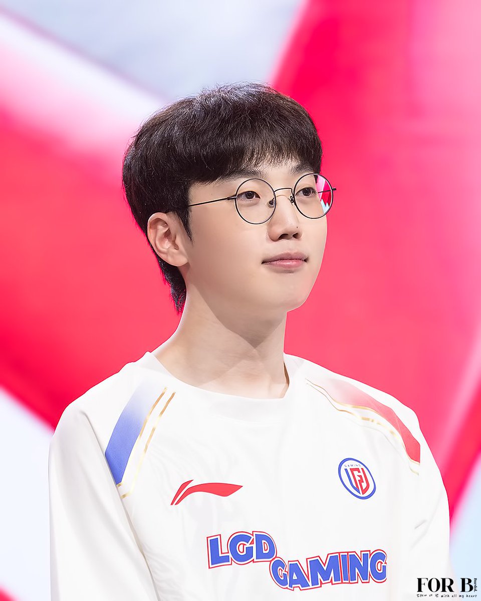 240627 LPL Summer LGD vs. BLG 승리 인터뷰 #Burdol #버돌 #卢泰允

여전히 반짝거리는 사람이어서 좋다! 앞으로도 승리길 잔뜩 걷기를 ٩(ˊ〇ˋ*)و