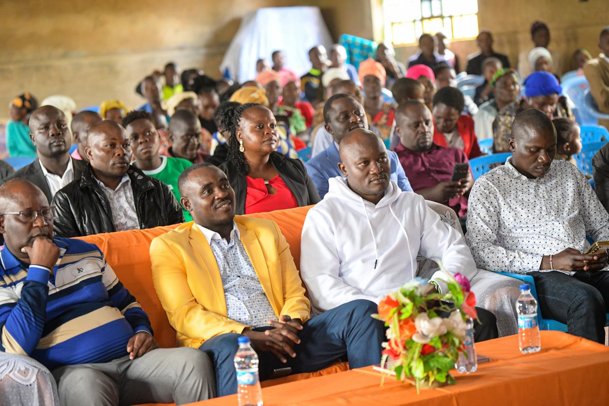 Cleophasmalala's tweet photo. Kenyan youth to give constructive dialogue a chance for the unity of the country.
"Youths walitaka Rais ashuke. Aliwasikia na akashuka. Sasa pia hao, itabidi washuke, ili tusemezane, nchi iende mbele. Youth tusizidi kupanda ilhali Rais ameshuka."
#SteppingForward https://t.co/IWzT7SbGC9