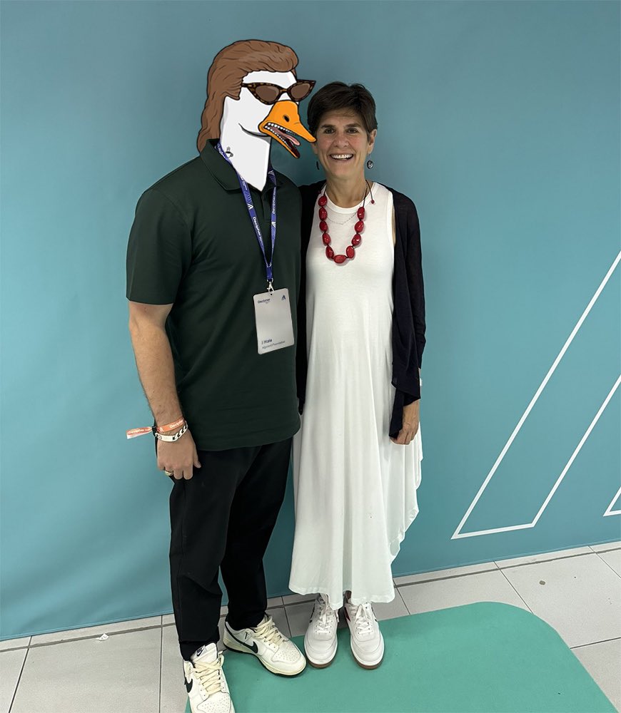 JHoleCreates's tweet image. What an honor and a pleasure meeting @StaciW_DC, CEO of the @AlgoFoundation at #Decipher2024!!