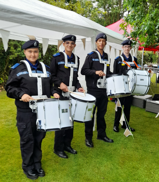 CadetsWMP's tweet image. 🚨1DC #CorpsofDrums @CadetsWMP had an amazing time today at the "St Bernard's in Bloom Open Gardens"  Lots of incredible funds raised for the @TheStrokeAssoc
and beautiful gardens visited @NationalVPC
#Fundraising #GardensinBloom 👏👏🚨