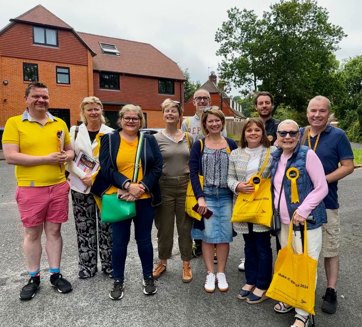 Eva Ferlez for Oatlands 🔶 (@eferlez) on Twitter photo Canvassing in Oatlands today - <a href="/monicabeharding/">Monica Harding MP</a> - she's a force of nature and I am so proud to be canvassing on her behalf with the wonderful LibDem friends <a href="/CsikiJudy/">Councillor Judy Sarsby</a> @nickdodds70 @khewens #libdems #TacticalVoting #TacticalVoting4thJuly #ToriesCostLives #ToriesBrokeBritain Canvassing in Oatlands today - <a href="/monicabeharding/">Monica Harding MP</a> - she's a force of nature and I am so proud to be canvassing on her behalf with the wonderful LibDem friends <a href="/CsikiJudy/">Councillor Judy Sarsby</a> @nickdodds70 @khewens #libdems #TacticalVoting #TacticalVoting4thJuly #ToriesCostLives #ToriesBrokeBritain