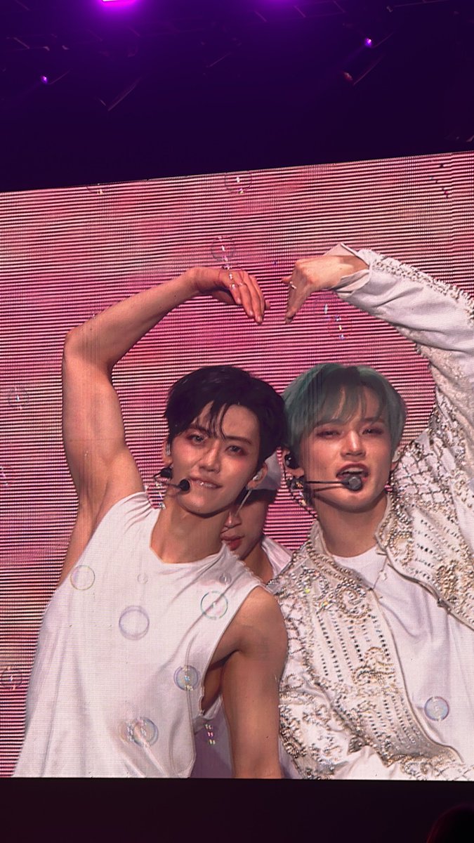 mumufluffy0's tweet image. 😭😭😭😭😭