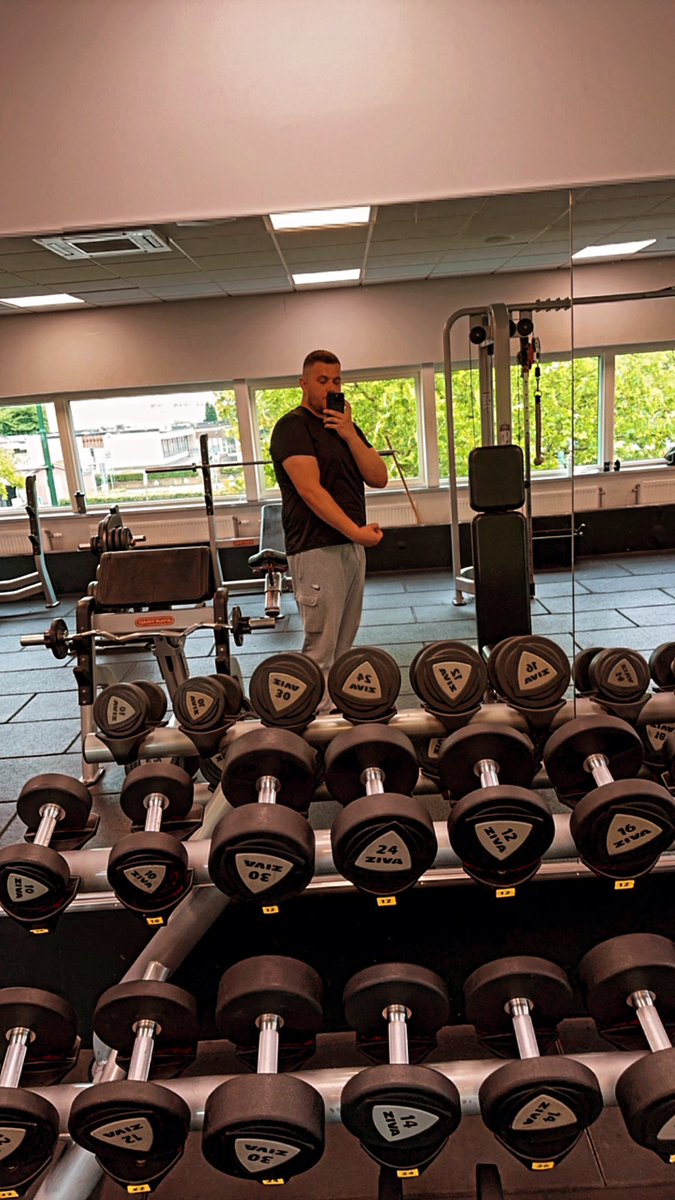 AB 🇧🇦 tweet media