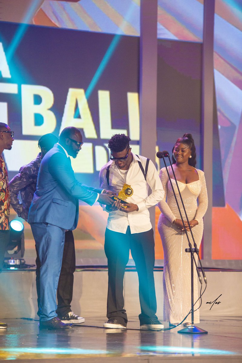 heismiles63's tweet photo. Star boy @KudusMohammmed won Player of the Year and Goal of the year at 2024 Ghana Football Awards 
#GFA 
#GFAwards https://t.co/AON2lw8Zky