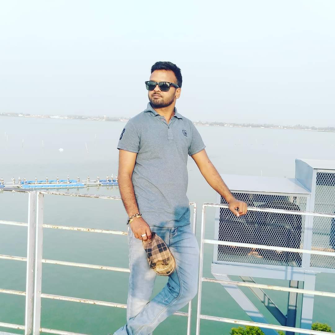 ratneshrai8's tweet photo. मोहब्बत में बुरी नीयत से
कुछ सोचा नहीं जाता ।
कहा जाता है उसको बेवफा
समझा नहीं जाता ।।
-- वसीम बरेलवी
@Rekhta
#UP53 #Gorakhpur
(रामगढ़ ताल, #गोरखपुर) https://t.co/ZxiQXCgKCt