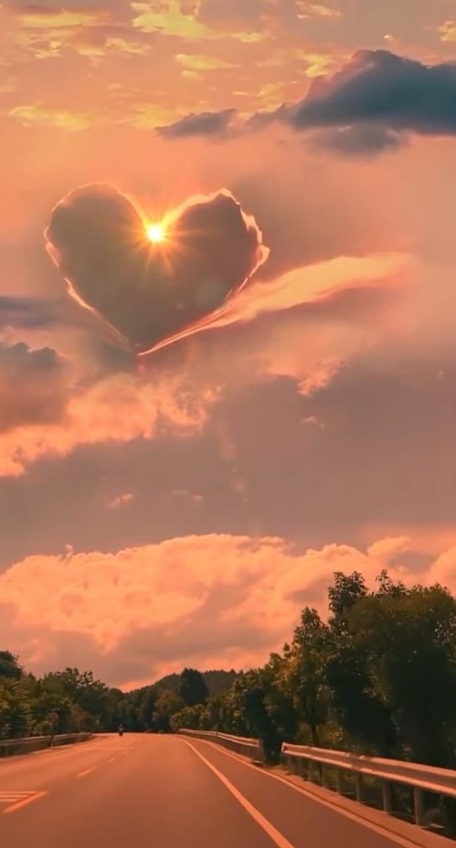 myriroa's tweet image. Gracias #Diosito  por todas las bendiciones que me das, por no dejarme sola en estos momentos y a mis amigos que me han mandado sus mejores deseos de todo corazón ♥️ Gracias 

#Bendiciones.
#Domingo30junio 
#Lavidasigue