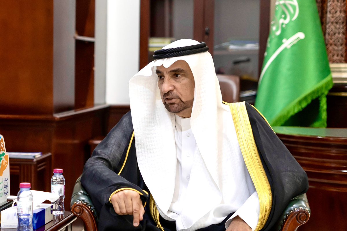 Media_buk's tweet photo. 📝خبر |

استقبل محافظ #البكيرية الأستاذ محمد العريفي في مكتبه اليوم، رئيس #جمعية_عِمارة للعناية بالمساجد في المحافظة أ. علي المانعي وعدداً من أعضاء المجلس بعد تأسيس ��لجمعية وبدء أعمالها.
وبارك العريفي تأسيس الجمعية مثمناً جهودهم ومتمنياً لهم التوفيق في عملهم.

#إعلام_البكيرية https://t.co/4zKOmjN1li