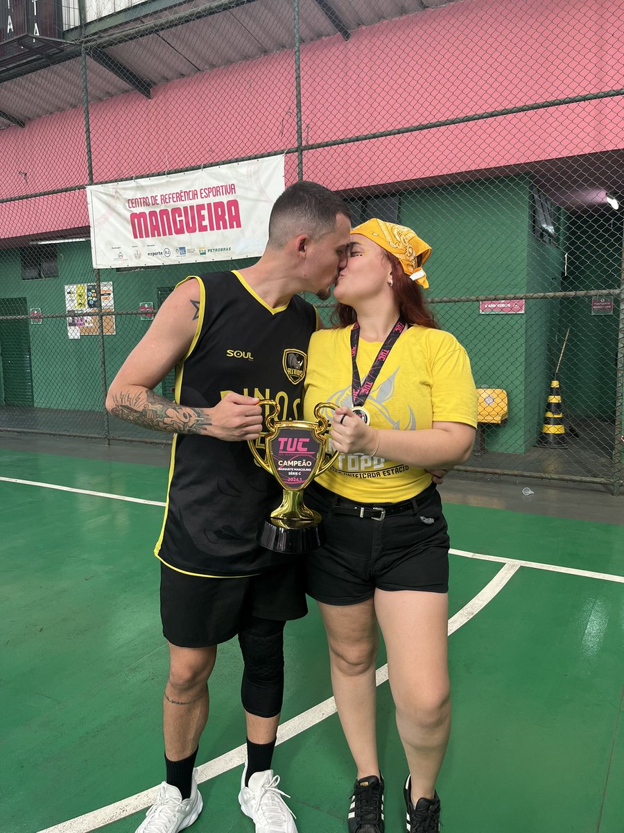 taai_cruz's tweet photo. mais uma vitória pra coleção, tenho muito orgulho de você @LeoBronUnite 💛🖤 https://t.co/Fc2byLIRPz