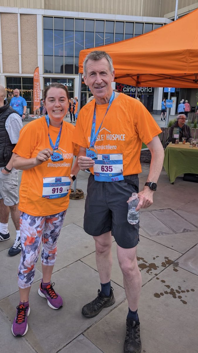 Wonderful atmosphere at the Barnsley 10k supporting Barnsley Hospice 🧡

Well done to everyone who took part &amp; thank you to all the organisers and volunteers for a brilliant morning 🏃🏻‍♀️

barnsleyhospice.org/support-us/don…