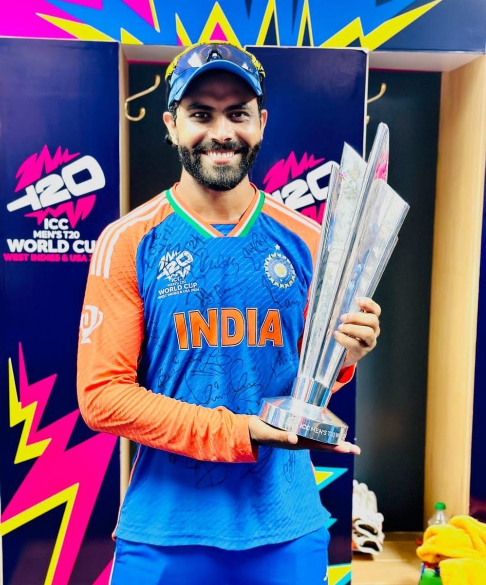 Aditya2003ghy's tweet photo. Couldn't thank u enough for all the memories u gave us throughout the decade. Your ability to change the game with your fielding efforts will be remembered for years. A key player that every team wants to have by their side🙏🏻❤️🇮🇳 . One of my fav #cskblood #T20WorldCup #jadeja https://t.co/qNMmyA0MWX