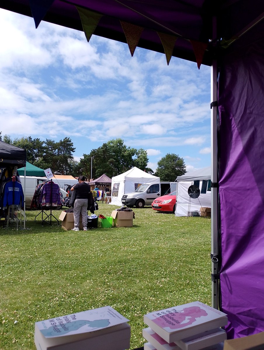 View from the office today <a href="/suffolkfoodhall/">Suffolk Food Hall</a> <a href="/instantapostle/">Instant Apostle</a> <a href="/ResoluteBooks/">ResoluteBooks</a> #books #creatives #oneoff #issyapproves