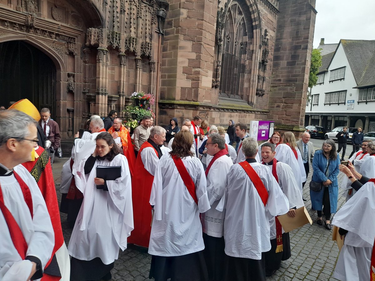 An uplifting morning for the ordination of ten new deacons here in @ChesterDiocese