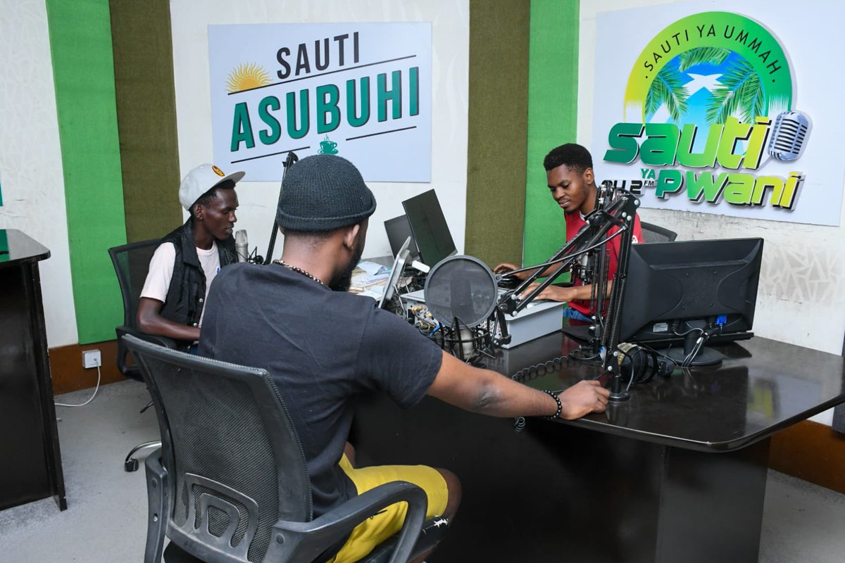 swahilipothub's tweet photo. The #KooStore Guest of the day - Vybez Killer  is here with us as he shares his journey. Do you have any questions for him?

94.2FM Mombasa, 103.4FM Voi, 103.3 FM Malindi/Galole
106.7FM Lamu
Studio lines: 0732 942 942 / 0712 942 942
SMS line: 0769 228 281 https://t.co/QndPtFMRMl