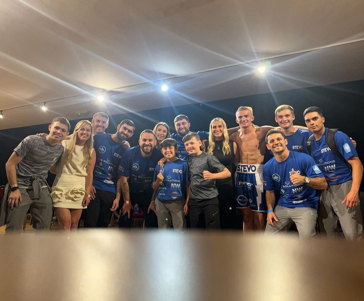 steclarke01's tweet image. Good win last night in my first 6 rounder to go 4-0!
Big thanks to my team, sponsors and all those who bought a ticket to come and support its means the worldπ
More fight news coming very soon πβ³