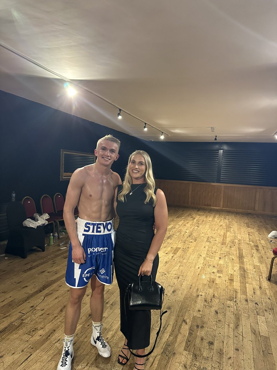 steclarke01's tweet image. Good win last night in my first 6 rounder to go 4-0!
Big thanks to my team, sponsors and all those who bought a ticket to come and support its means the worldπ
More fight news coming very soon πβ³