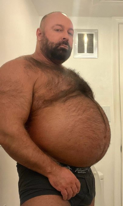 Good morning my boys  Who's gonna feed daddy today?  #musclegainer #gainer #musclebear #hairybear #bigbelly<a href="/tag/findom"class="tags"><span>#findom</span></a><a href="/tag/bigbelly"class="tags"><span>#bigbelly</span></a><a href="/tag/gainer"class="tags"><span>#gainer</span></a><a href="/tag/cashmaster"class="tags"><span>#cashmaster</span></a><a href="/tag/hairybear"class="tags"><span>#hairybear</span></a>