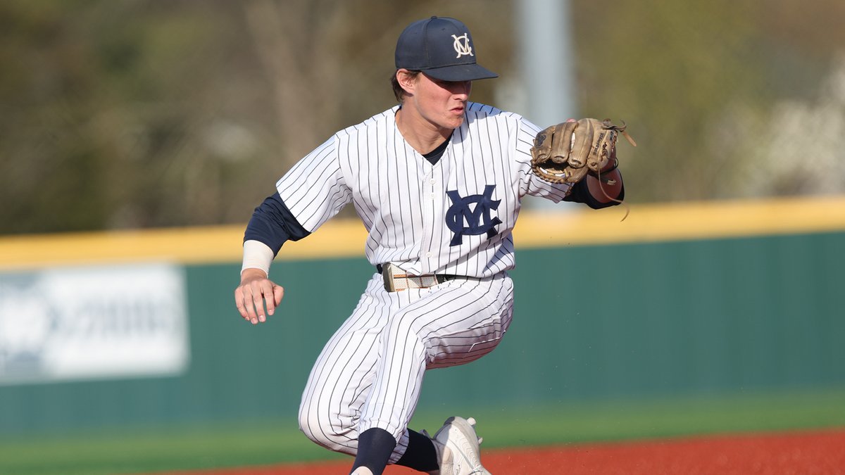 Today we go to the Great Lakes Summer Collegiate League where Cooper Fiehrer, Marietta is 2-0 for the Hamilton Joes with a 2.11 ERA through five games. Season Stats: …league_bb.wttbaseball.pointstreak.com/player.html?pl… #d3baseball #summerspotlight