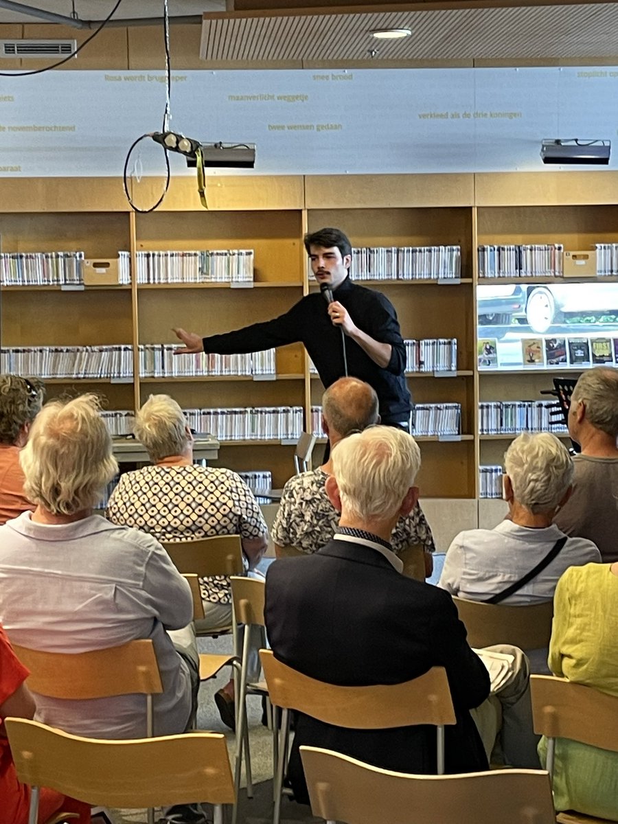 #noaberfest met cabaretier Hugo van Eck in het maaklab van de bibliotheek