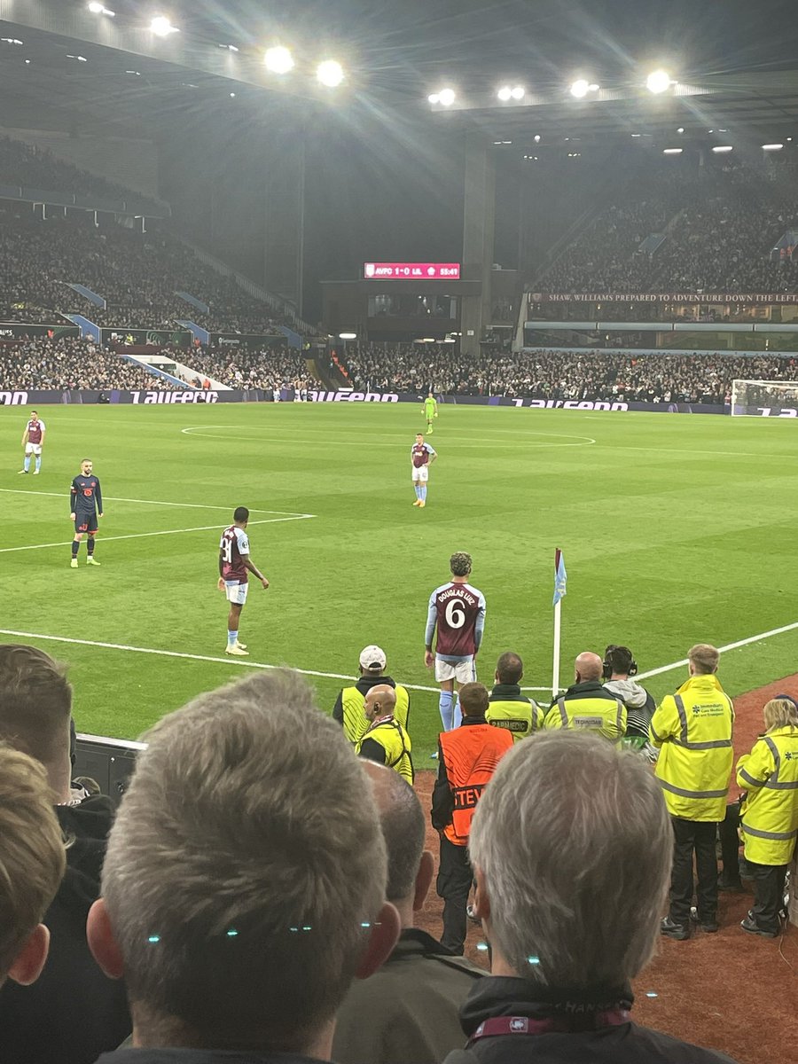 AVFCHarry_'s tweet photo. @AVFCOfficial goodbye king👑 https://t.co/yfAwtkA5eE