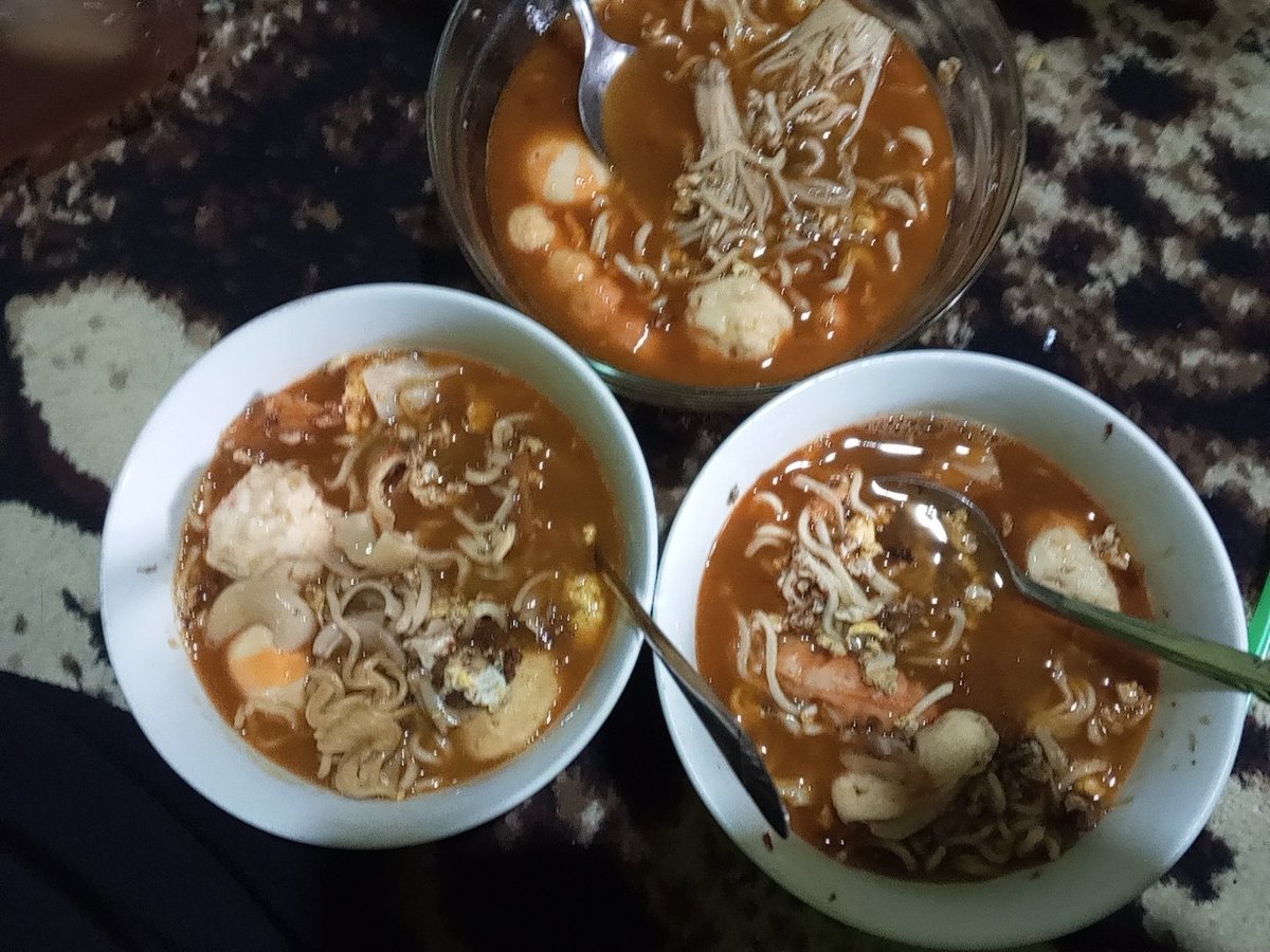 oldcomfort_'s tweet photo. @FOODFESS2 seblak 4 life https://t.co/6YytaXNbzV