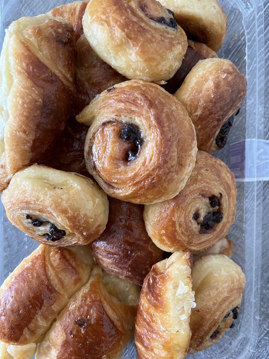 It’s the start of ‘thank you’ week ⁦<a href="/enherts/">East and North Hertfordshire Teaching NHS Trust</a>⁩ - I made muffins for my friends in ED. Unfortunately managed to burn them so had to buy danishes instead!