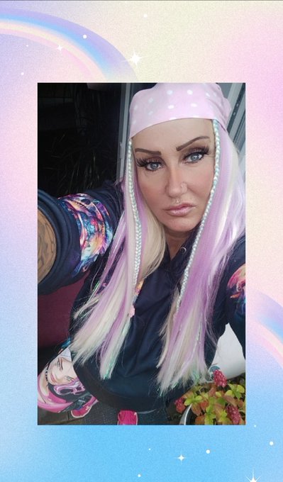 Und gef&auml;llt dir mein Outfit?! #kittywilder #&uuml;40women #blondblueeyes #sexywomen #sexy #hamburgerdeern<a href="/tag/kittywilder"class="tags">#kittywilder</a><a href="/tag/%C3%BC40women"class="tags">#&uuml;40women</a><a href="/tag/sexy"class="tags"><span>#sexy</span></a><a href="/tag/milf"class="tags"><span>#milf</span></a><a href="/tag/sexywomen"class="tags"><span>#sexywomen</span></a><a href="/tag/blondblueeyes"class="tags"><span>#blondblueeyes</span></a><a href="/tag/hambur"class="tags"><span>#hambur</span></a>